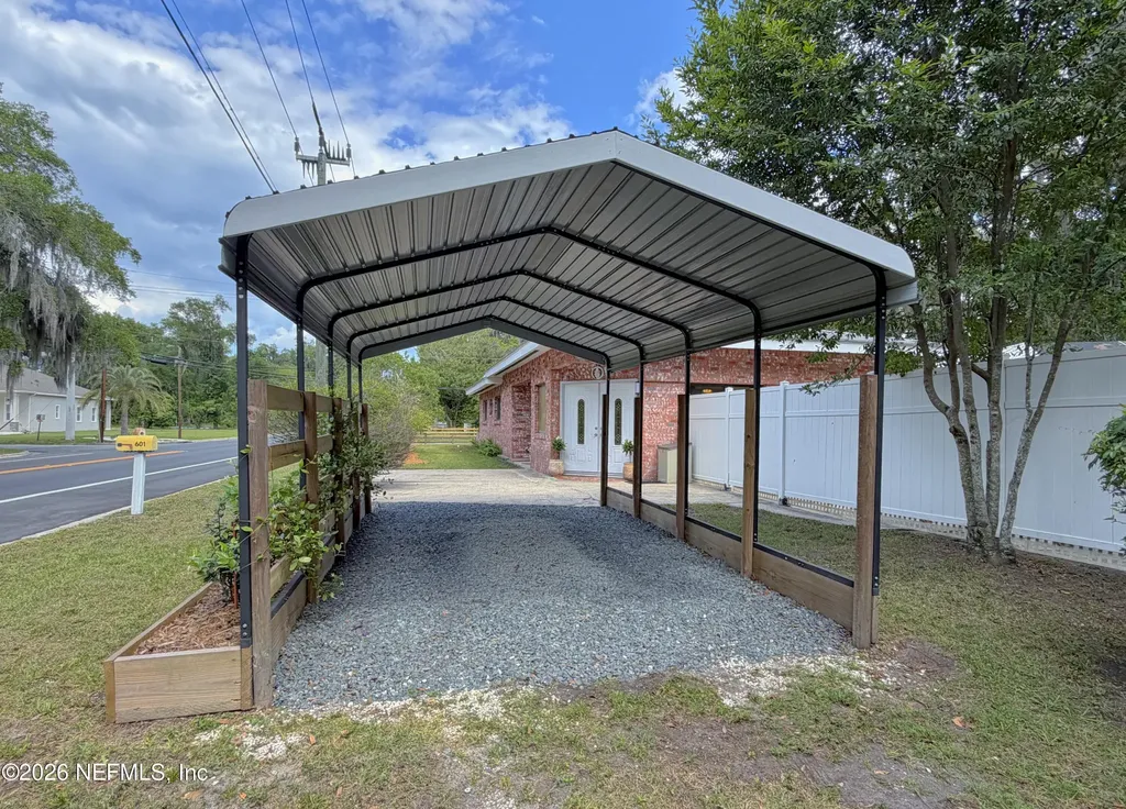 601 Vernon Avenue Crescent City FL 32112