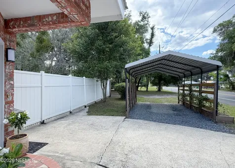 601 Vernon Avenue Crescent City FL 32112