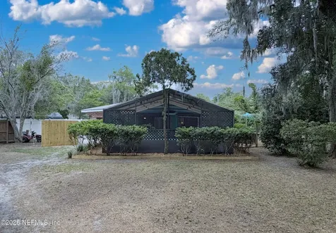 601 Vernon Avenue Crescent City FL 32112
