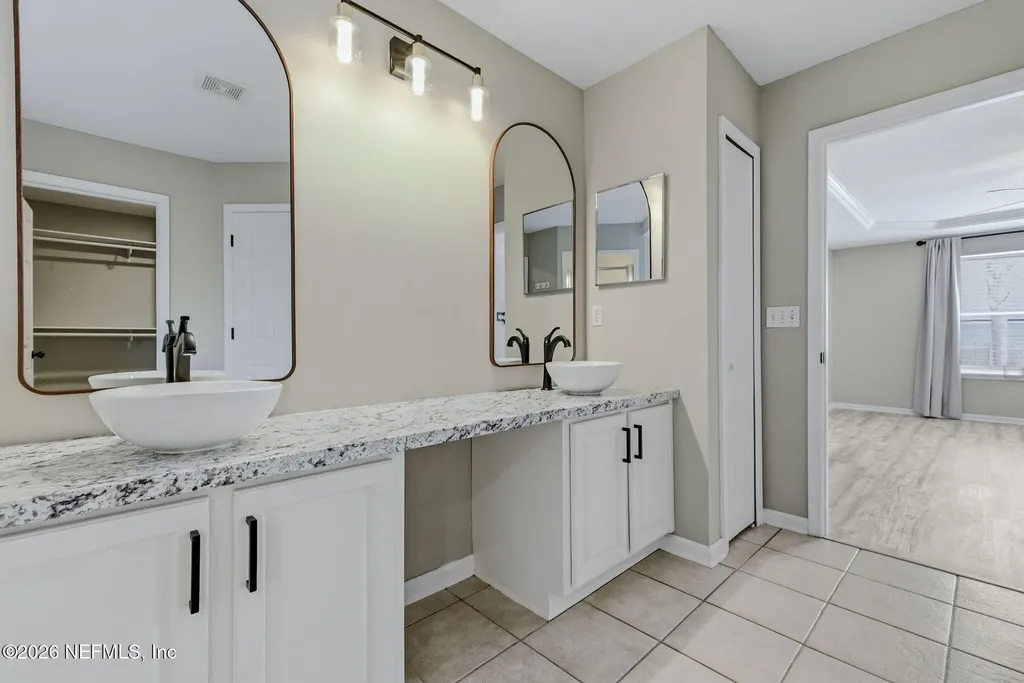 811 Hickory Knolls Drive Green Cove Springs FL 32043