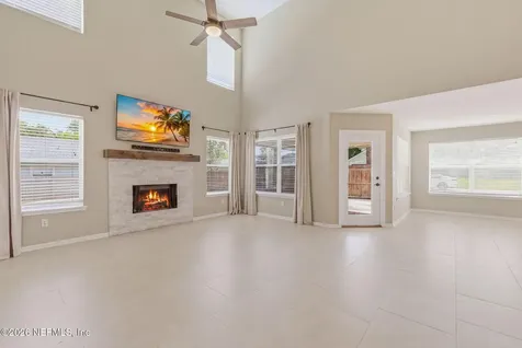 811 Hickory Knolls Drive Green Cove Springs FL 32043
