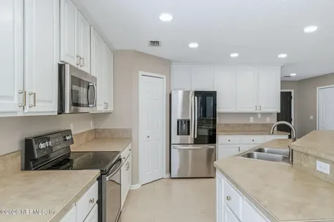 811 Hickory Knolls Drive Green Cove Springs FL 32043