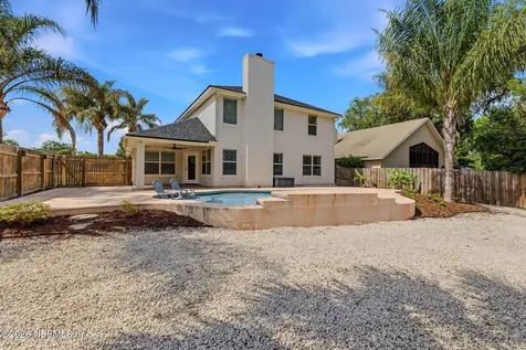 811 Hickory Knolls Drive Green Cove Springs FL 32043