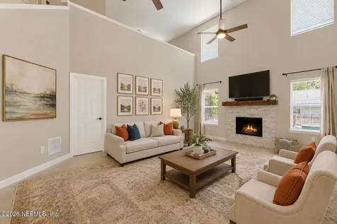 811 Hickory Knolls Drive Green Cove Springs FL 32043