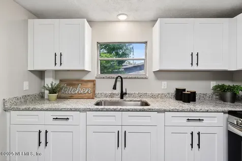 5216 Timawatha Avenue Jacksonville FL 32210