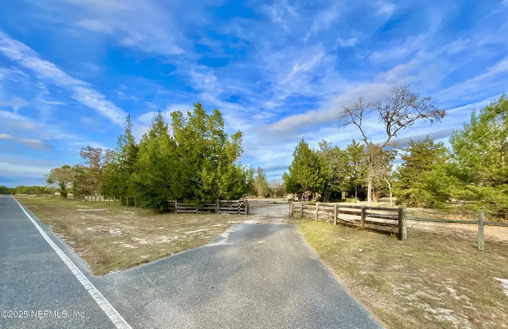 276 Melrose Landing Boulevard Hawthorne FL 32640