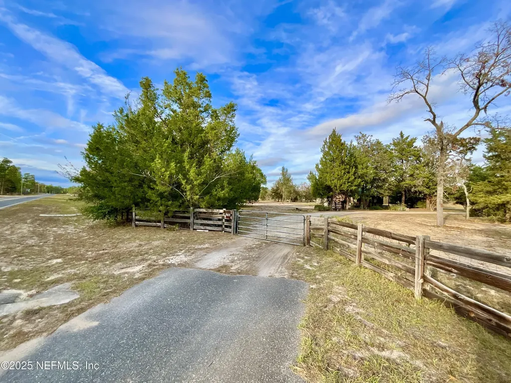 276 Melrose Landing Boulevard Hawthorne FL 32640
