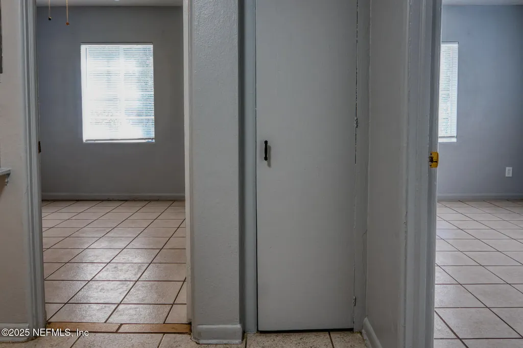 2561 Nicholas Circle E Jacksonville FL 32207