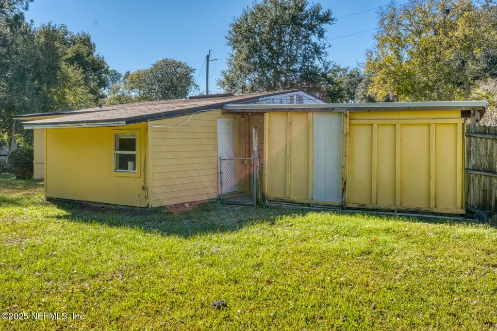 2561 Nicholas Circle E Jacksonville FL 32207