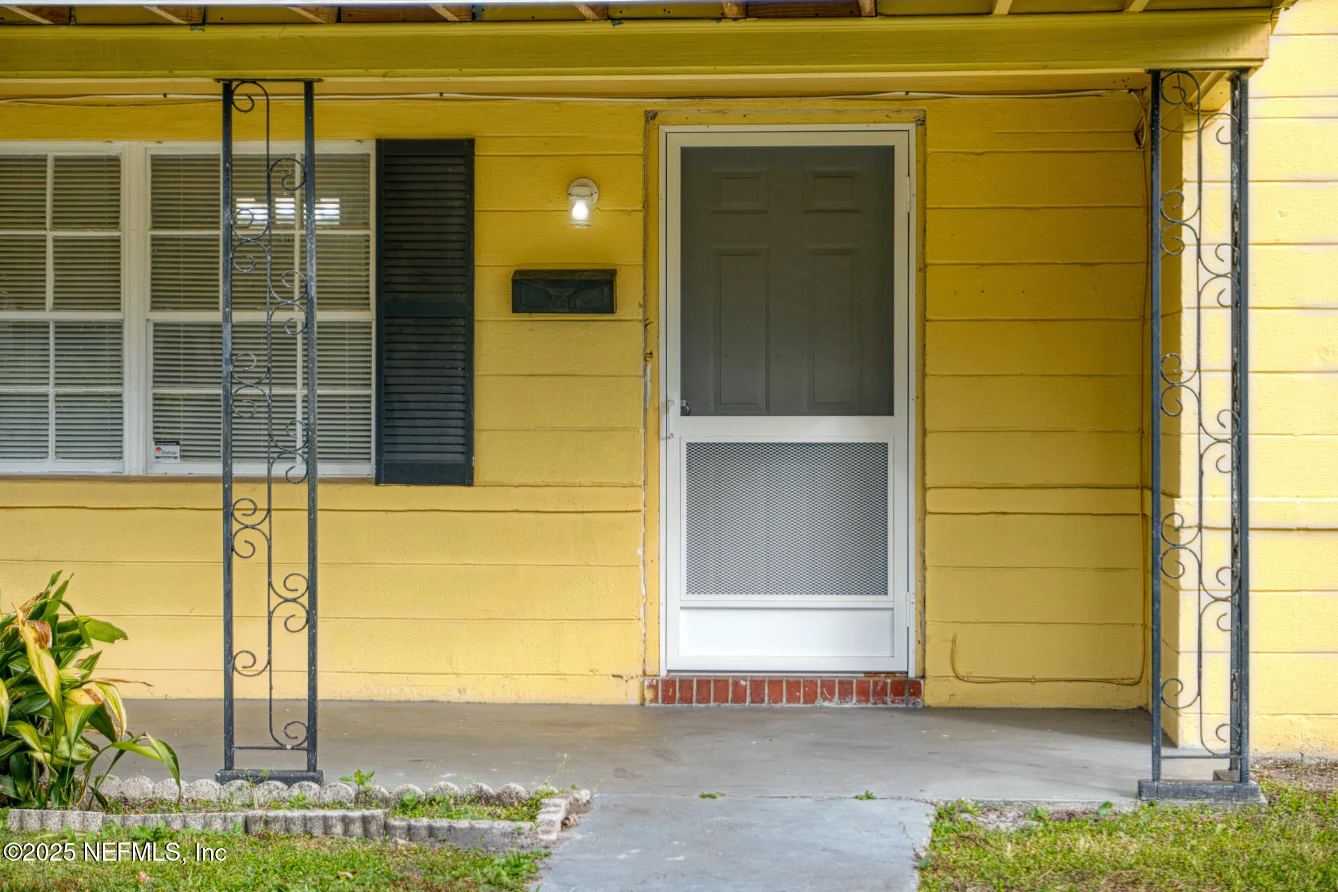 2561 Nicholas Circle E Jacksonville FL 32207