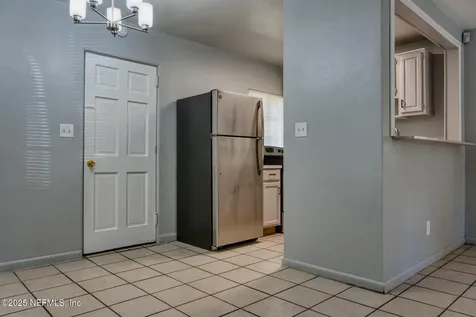 2561 Nicholas Circle E Jacksonville FL 32207