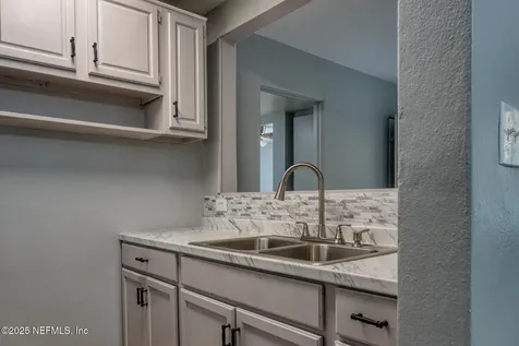 2561 Nicholas Circle E Jacksonville FL 32207