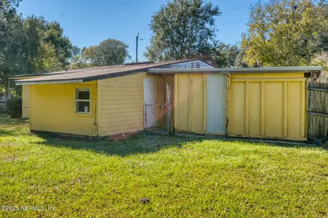 2561 Nicholas Circle E Jacksonville FL 32207