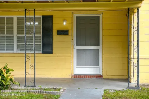 2561 Nicholas Circle E Jacksonville FL 32207