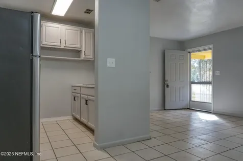 2561 Nicholas Circle E Jacksonville FL 32207