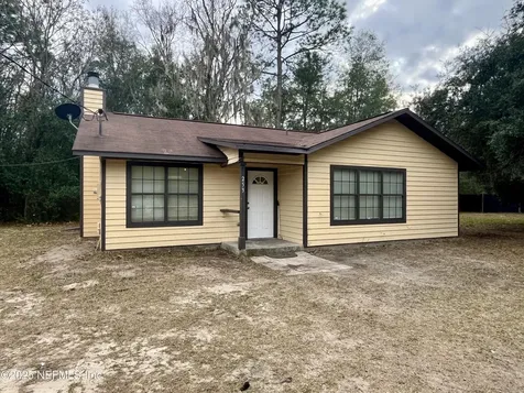 253 Lakeview Court Interlachen FL 32148