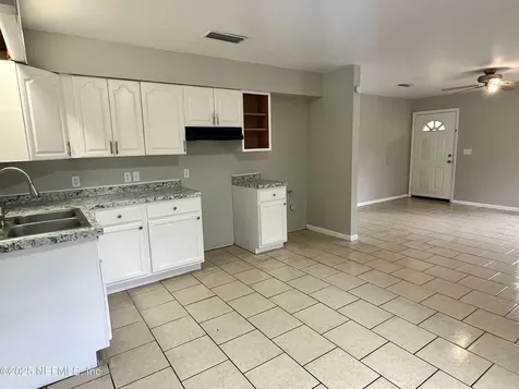 253 Lakeview Court Interlachen FL 32148
