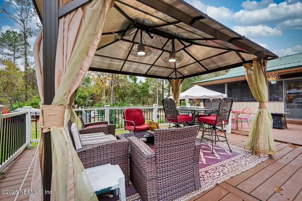 180 Pioneer Trail Green Cove Springs FL 32043