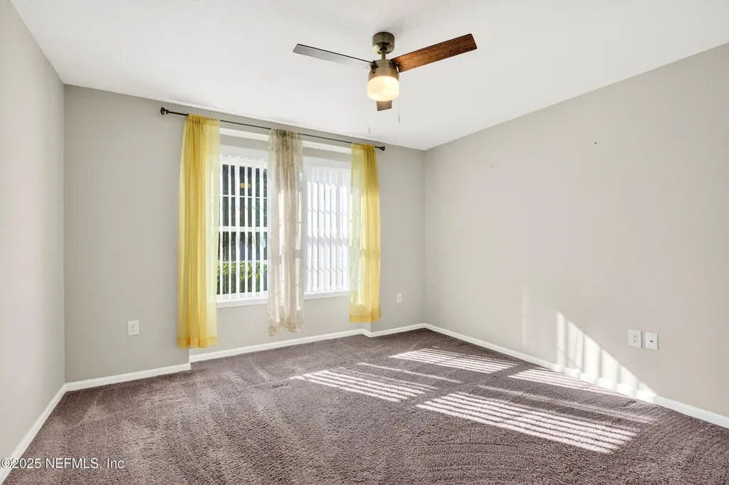 138 S Hummingbird Place Palm Coast FL 32164