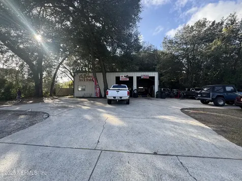 15050 NE Us Highway 301 Waldo FL 32694