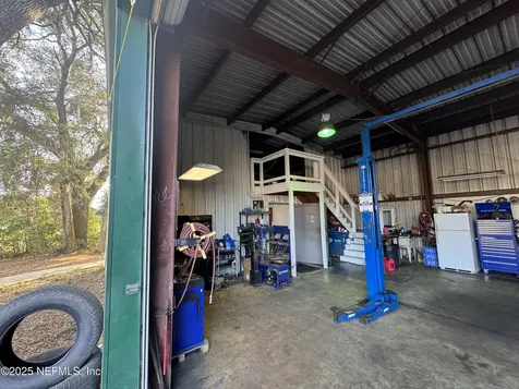 15050 NE Us Highway 301 Waldo FL 32694