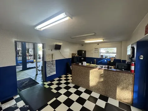 15050 NE Us Highway 301 Waldo FL 32694