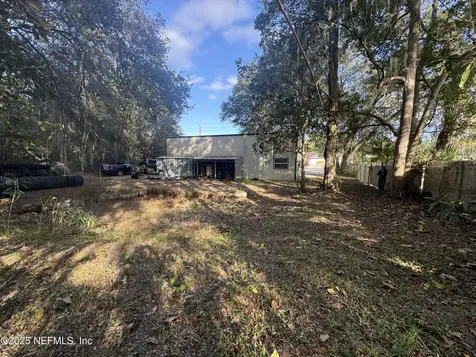 15050 NE Us Highway 301 Waldo FL 32694