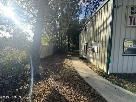 15050 NE Us Highway 301 Waldo FL 32694
