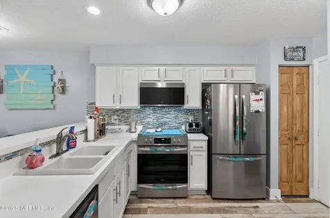 1505 W Spindrift Circle Neptune Beach FL 32266