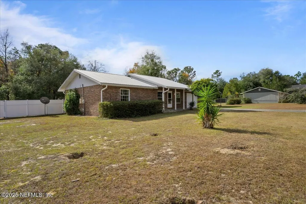 105 Crestwood Drive Interlachen FL 32148