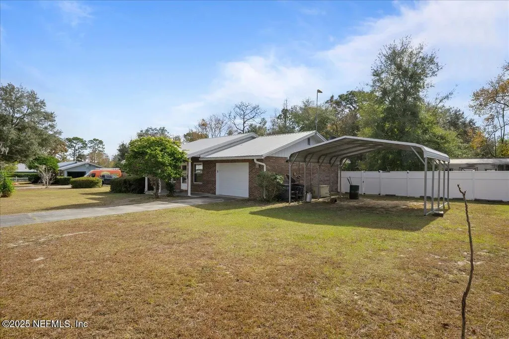 105 Crestwood Drive Interlachen FL 32148