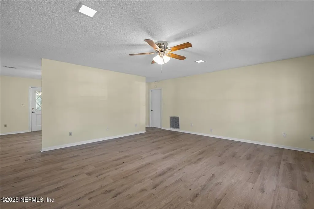 105 Crestwood Drive Interlachen FL 32148