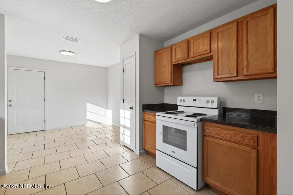 9070 3rd Avenue Jacksonville FL 32208