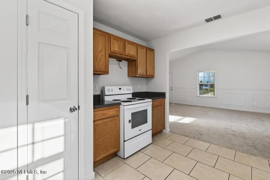 9070 3rd Avenue Jacksonville FL 32208