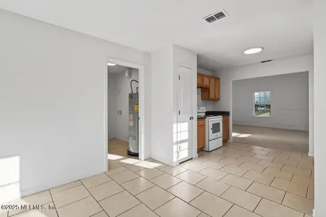 9070 3rd Avenue Jacksonville FL 32208