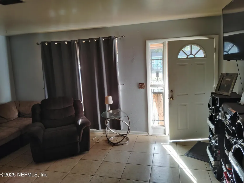 2653 Sandra Lane Jacksonville FL 32208