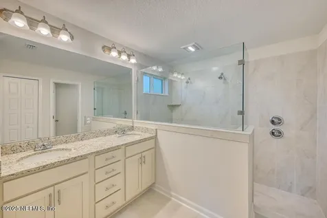 9021 Noroad Jacksonville FL 32210