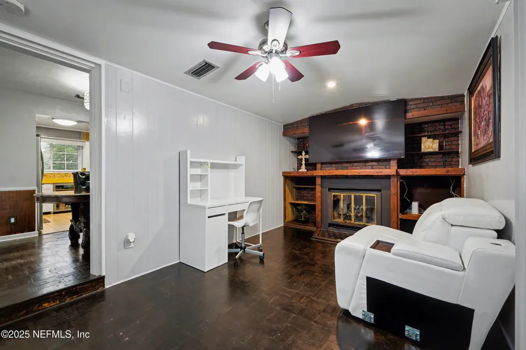 4233 Aldington Drive Jacksonville FL 32210