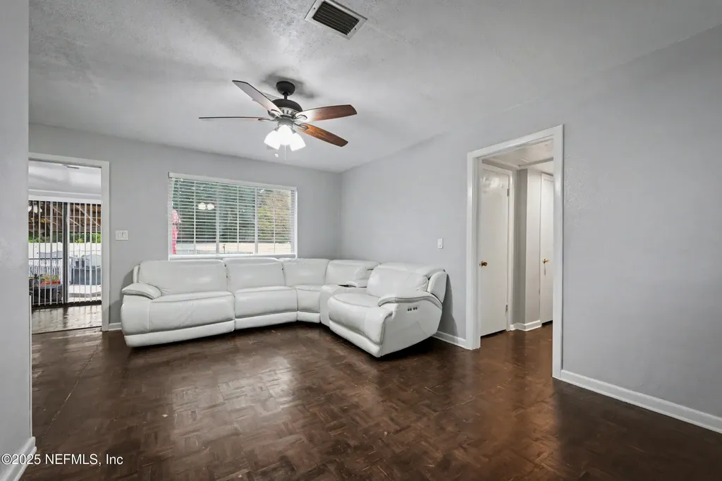 4233 Aldington Drive Jacksonville FL 32210