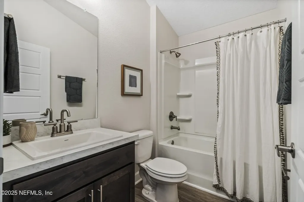 8223 Helmsley Boulevard Jacksonville FL 32219