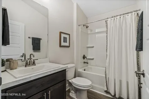 8223 Helmsley Boulevard Jacksonville FL 32219