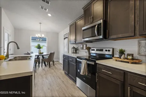 8223 Helmsley Boulevard Jacksonville FL 32219