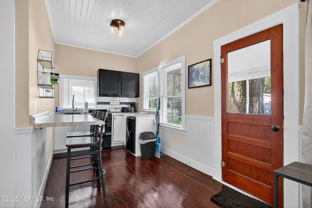 765 3rd Avenue Welaka FL 32189