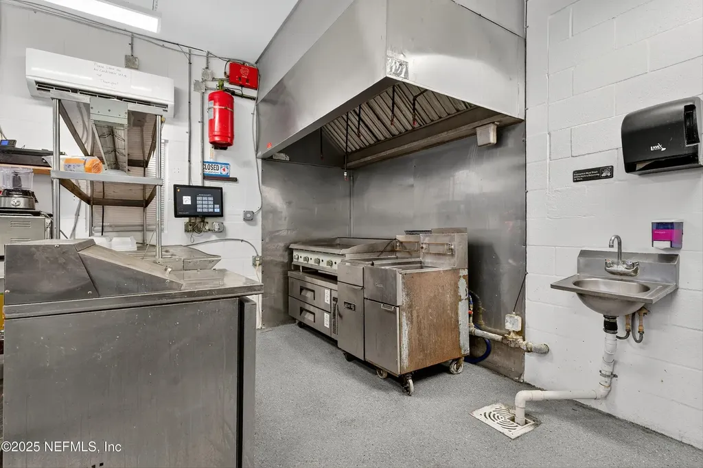 765 3rd Avenue Welaka FL 32189