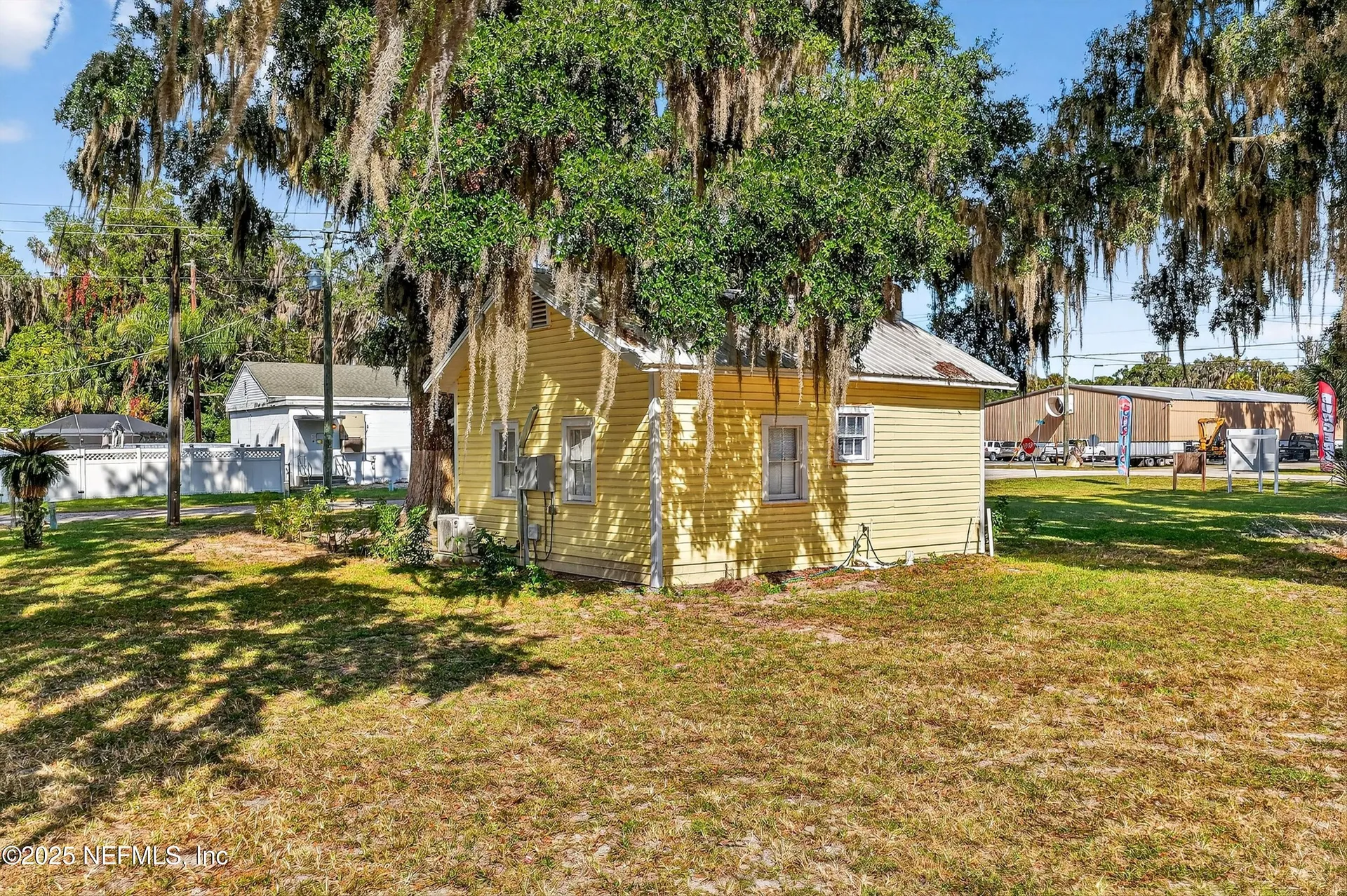 765 3rd Avenue Welaka FL 32189