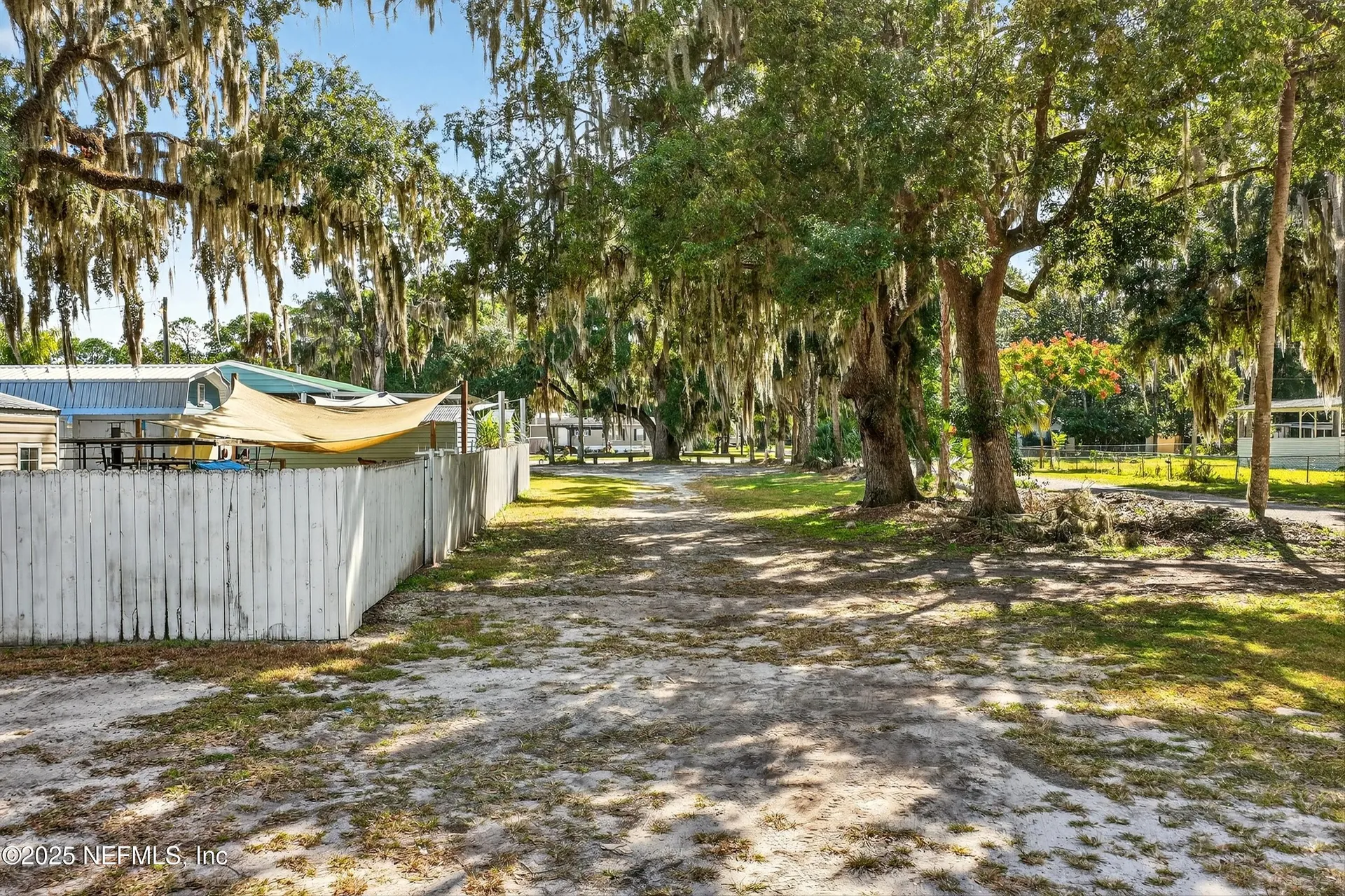765 3rd Avenue Welaka FL 32189