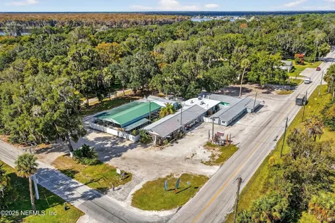 765 3rd Avenue Welaka FL 32189