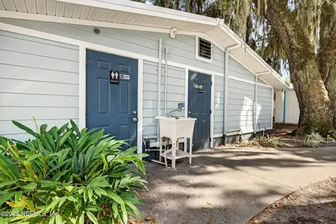 765 3rd Avenue Welaka FL 32189