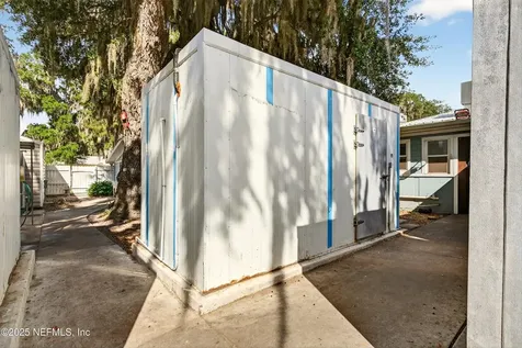765 3rd Avenue Welaka FL 32189