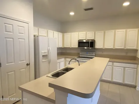 4838 Parkhurst Place Jacksonville FL 32256